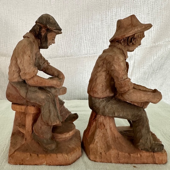 Set of 2 Vintage hand carved wood figurines, made in France - Picture 4 of 5